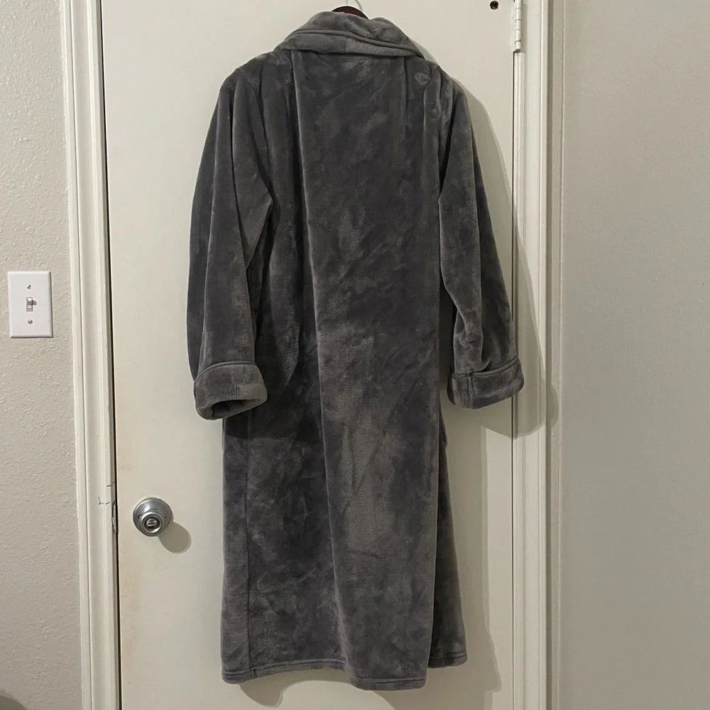 Brookstone Soft Gray NAP Robe Size S/M